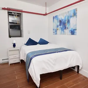  Guest house Comfy In Hell's Kitchen United States